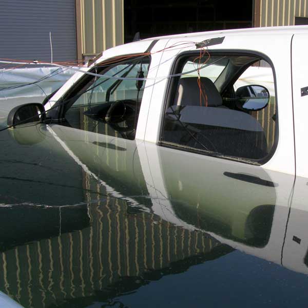 新能源整車涉水試驗(yàn)室(圖1) 新能源整車涉水試驗(yàn)室(圖1)